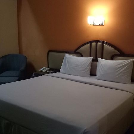 Hotel Mirah Sartika Bogor Exterior photo