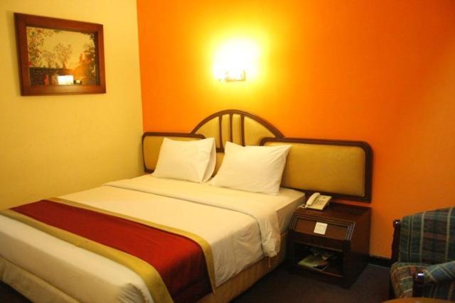 Hotel Mirah Sartika Bogor Room photo